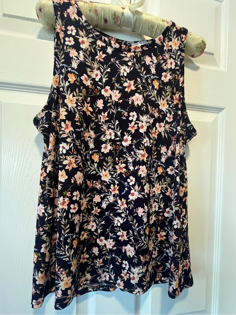 Chaus Navy Floral Blouse
Size: Medium - Picture 1 of 9